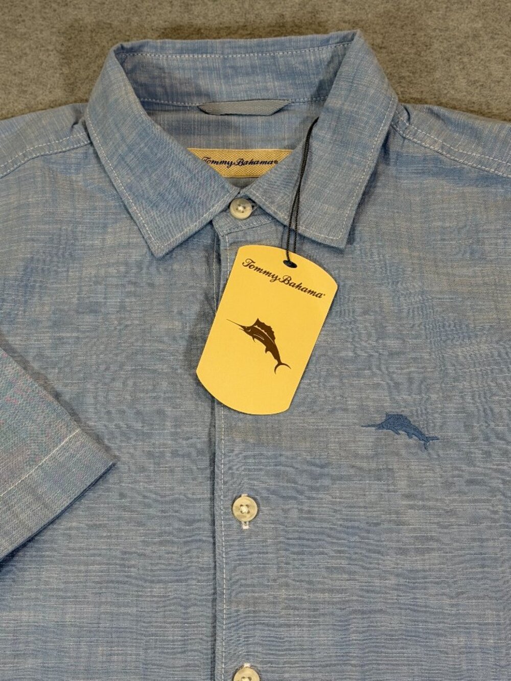 Tommy Bahama Mens Short Sleeve Button Down Shirt Medium M Cabo Blue Chambray NWT